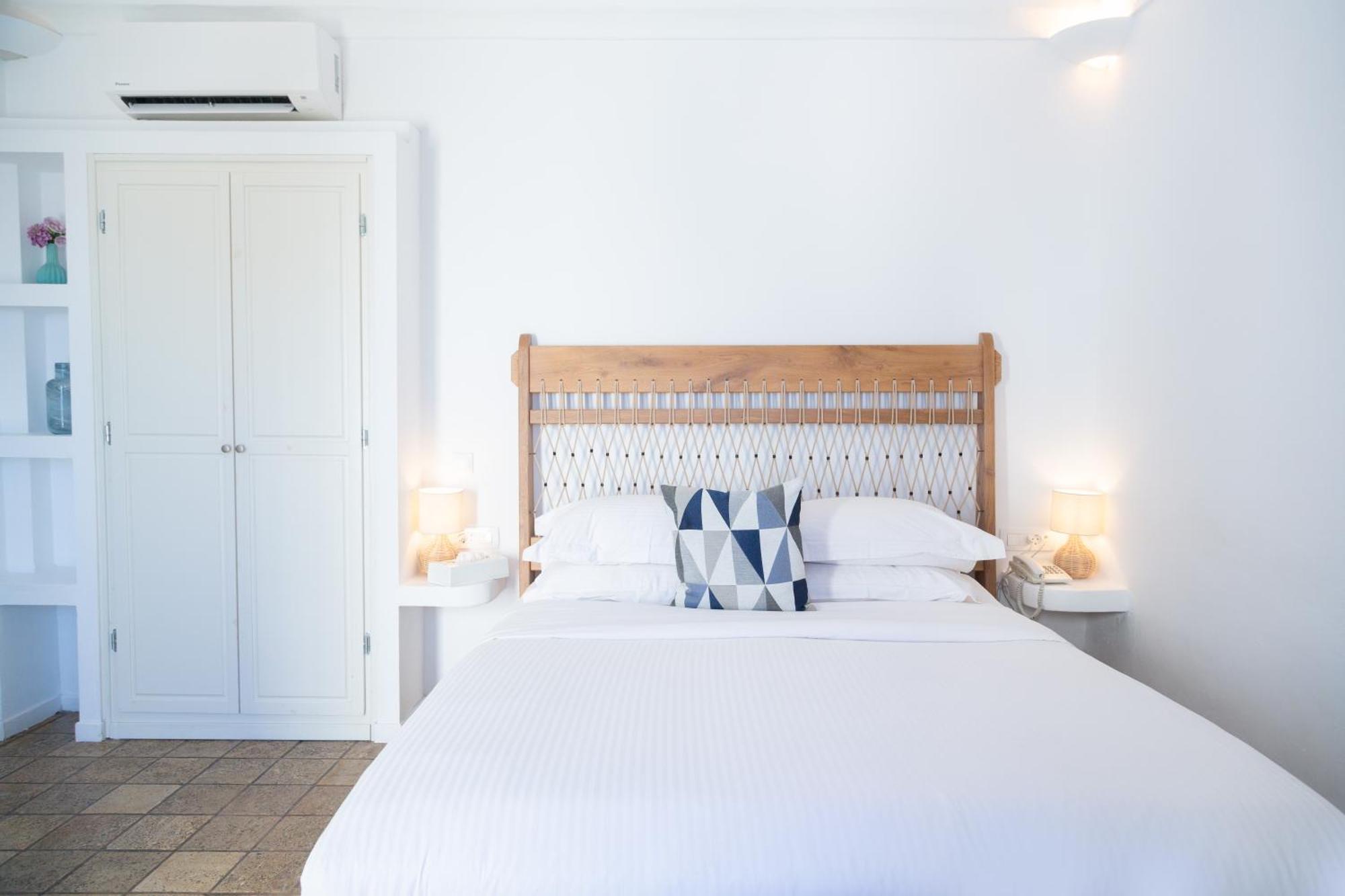 Pantelia Suites Тира Экстерьер фото